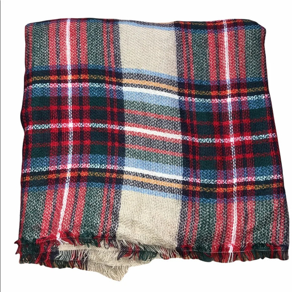 ModCloth bloggers favorite Loch & Key Tartan plaid large blanket scarf - Picture 7 of 8